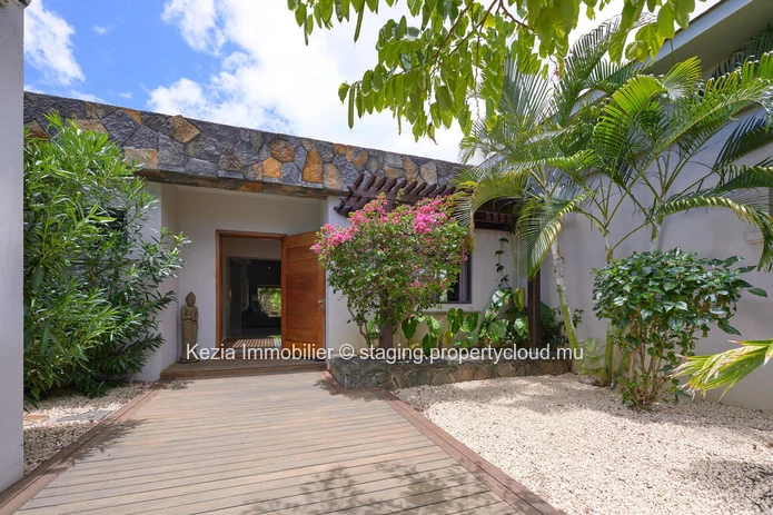 Beautiful Balinese villa with clean lines