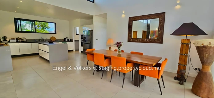 Secluded Island Lifestyle: Spacious Villa with Scenic Mountain Views