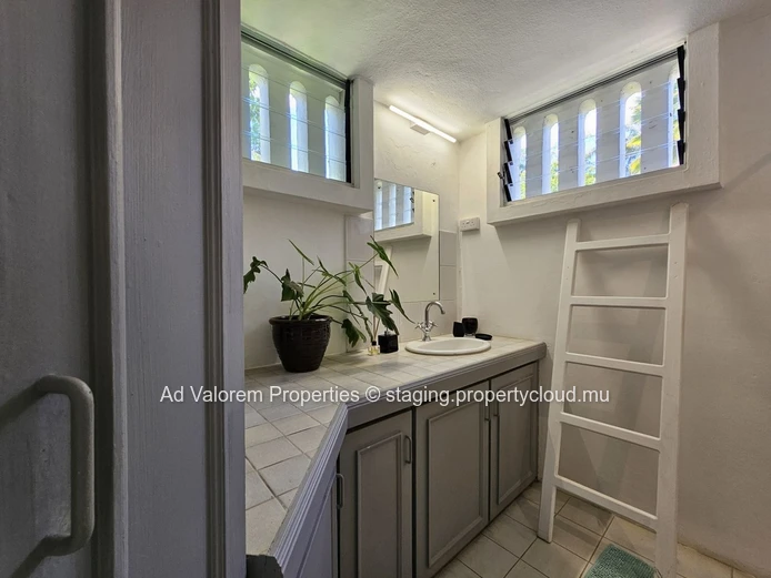 Maison contemporaine en toute propriété - 180 m², 3 chambres, 2 salles de bain | Moka