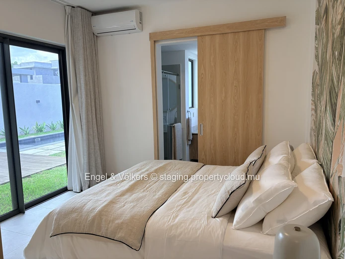 FOR RENT - 4-bedroom villa in Tamarin