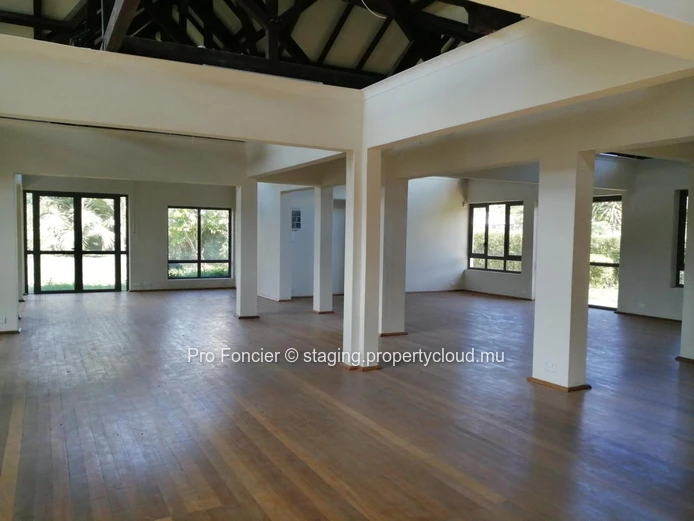 Office for rent in Quatre-Bornes - Well Situated !