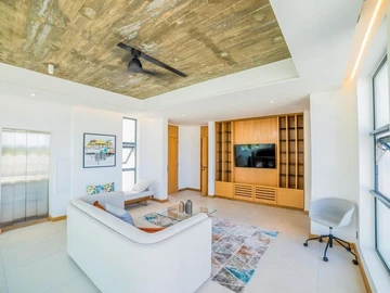 5 Bedroom Villa