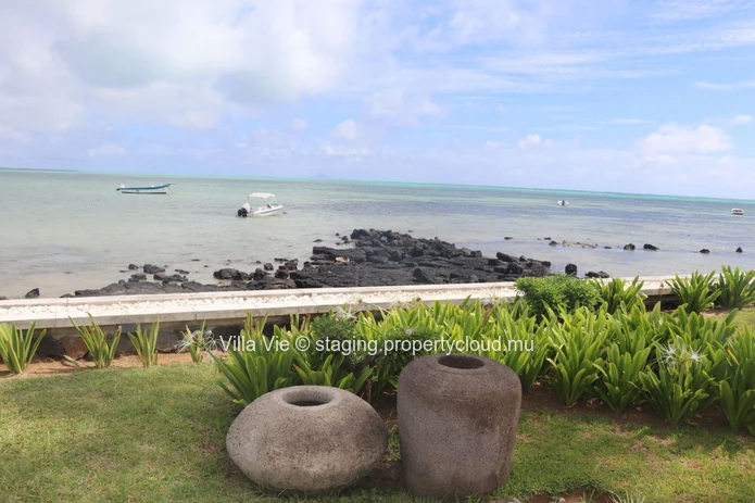 Roches Noires - 3-bedroom penthouse with sea view and Common swimming pool