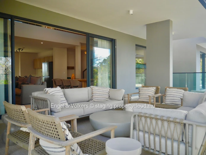 Contemporary Penthouse with Exclusive Lift Access & Mountain Views