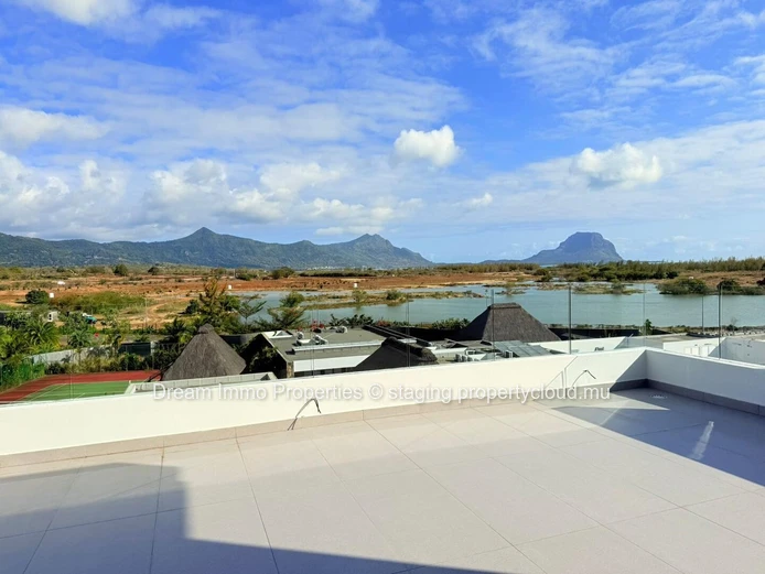Amazing Beachfront Penthouse With Sea & Mountain View At Black River - Mauritius