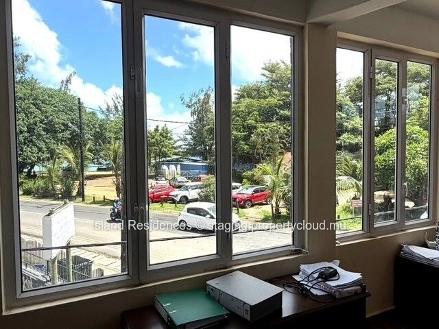 Commercial space on the coastal road in the heart of Grand Baie