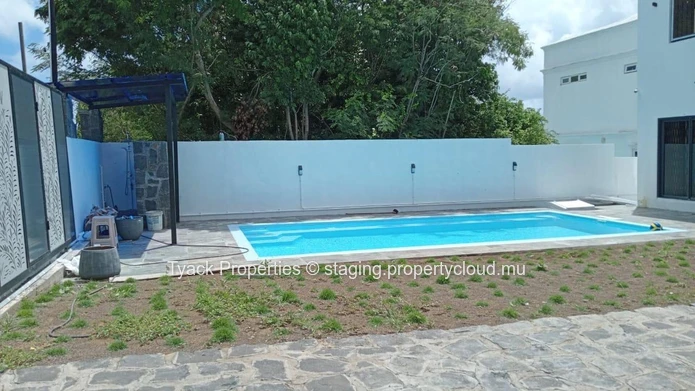 Spacious 4-Bedroom Furnished Villa with Pool for Sale in Calodyne