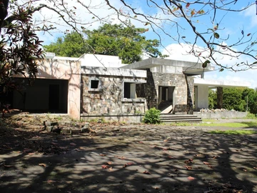 5 Bedroom Villa