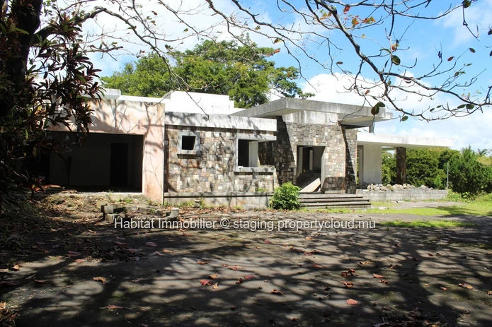 FOR SALE - House to be completed from 836 m2 in Floréal. 