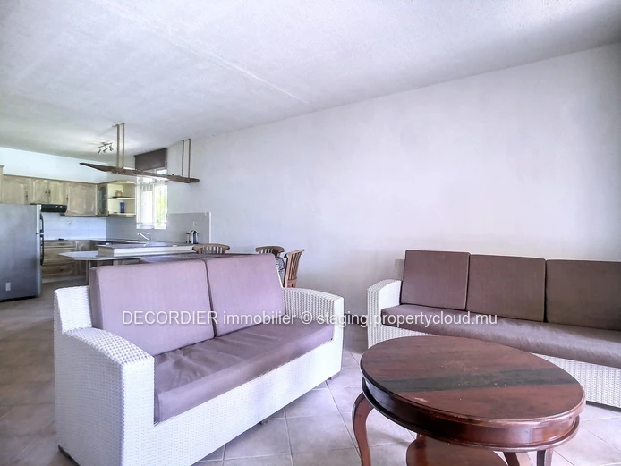 Ground floor apartment located in a waterfront residence