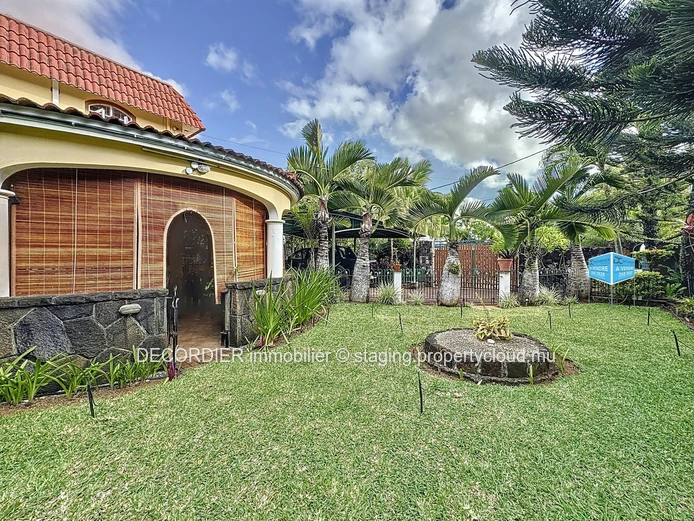 Charming family home in Grand Gaube, close to the sea (Sole Mandate)
