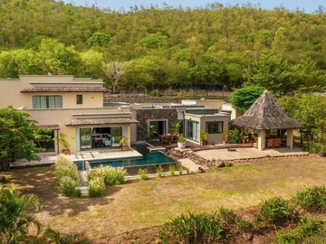 5 Bedroom Villa