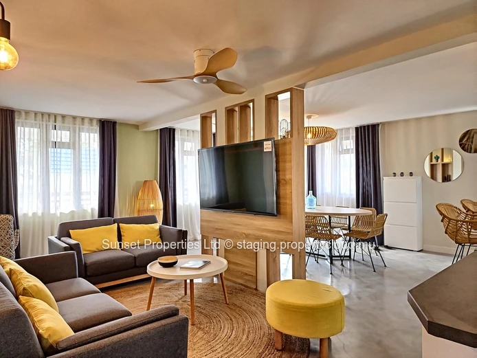 Unique Penthouse | 295m2 private rooftop | 75m from the beach
