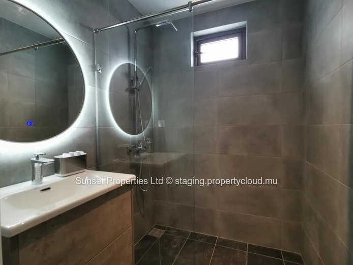 Unique Penthouse | 295m2 private rooftop | 75m from the beach