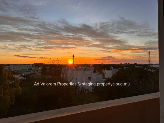 À vendre – Penthouse lumineux avec vue panoramique à Grand Baie !