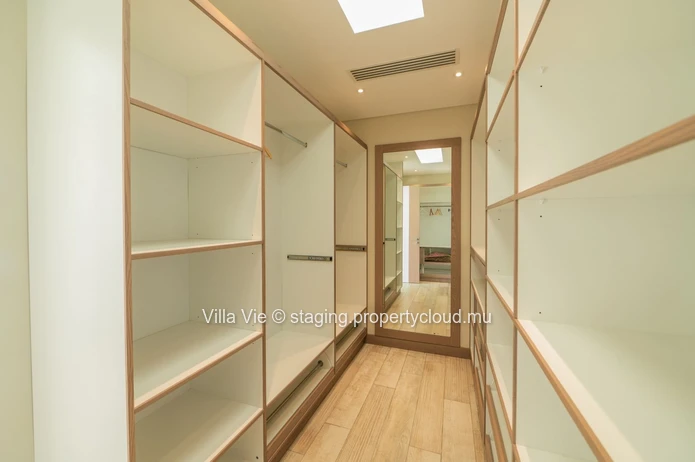 Péreybère – Villa de Luxe d’Exception en Bord de Mer avec 4 Chambres en Suite