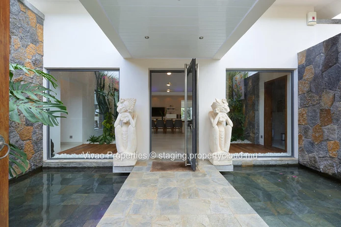 Exceptional villas for sale in Grand Baie - 414m2 - Heated swimming pool of 93m2 - Home automation - Fully furnished ...