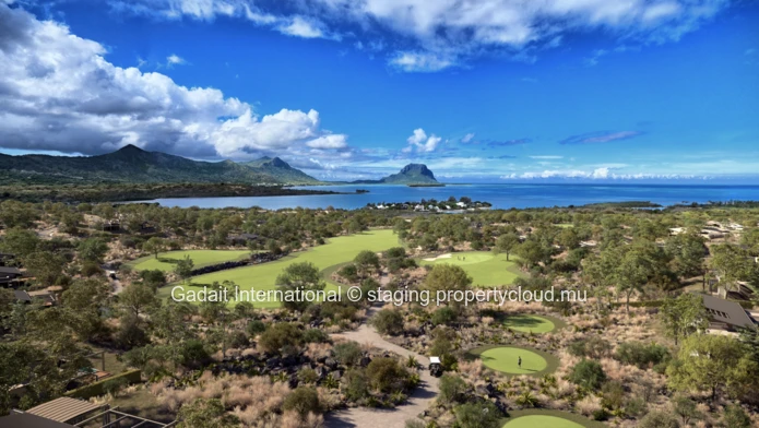Villa S - Harmonie: 4-bedroom villa with golf access in West Mauritius