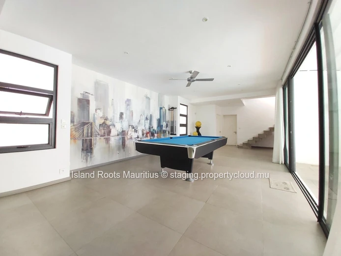 Luxury villa  located in a gated residence for sale !