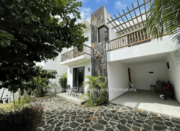 Modern Villa With Pool & Rooftop – A Real Oportunity In Trou Aux Biches