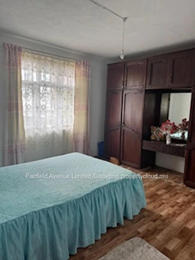 "Prime Commercial Space in Petit Verger, Moka - 300m², Mountain Views, Parking, Close to Amenities - Priced at Rs 15M"