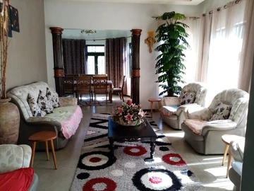 5 Bedroom House