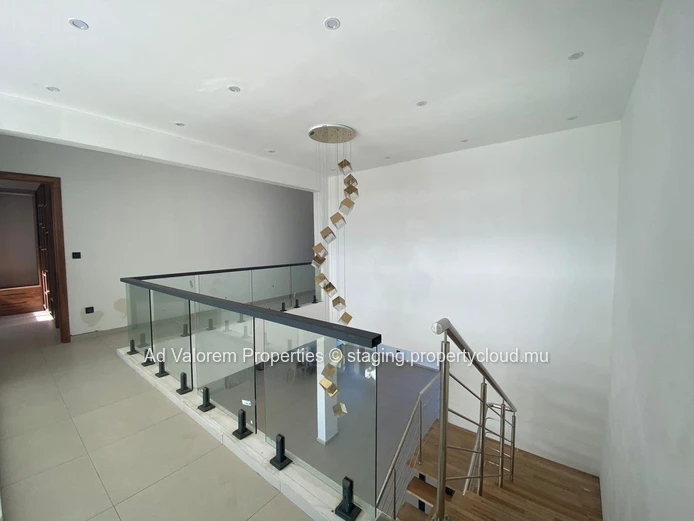 Penthouse for sale in Albion