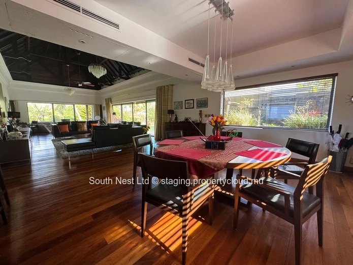 Exceptional villa in the heart of a private estate