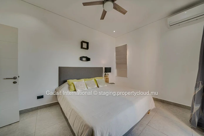Exceptional penthouse with private rooftop in Pereybere – Sea & mountain views