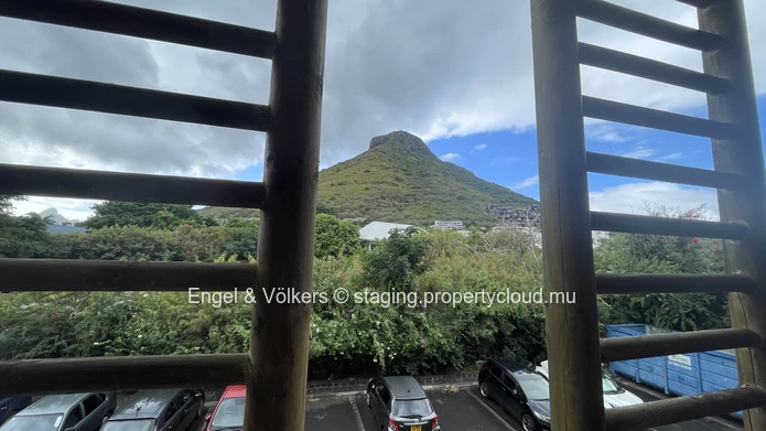 Bright Open-Plan Office with Mountain Views for Rent