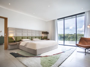 5 Bedroom Villa