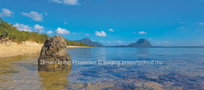 Prestigious Beachfront Apartments In Black River - Mauritius 