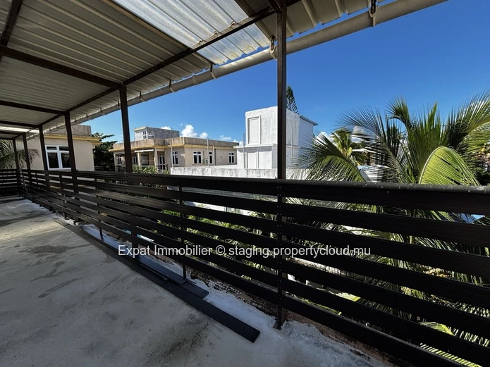 4-Bedroom House With Rooftop Near The Beach – Pereybere