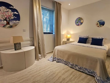 8 Bedroom House