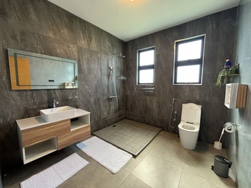 4 Bedroom Villa