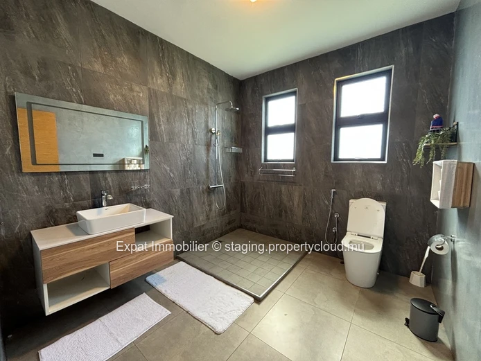 VILLA FOR RENT IN Pereybère – PRESTIGIOUS NEIGHBORHOOD WITH SWIMMING POOL