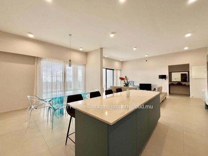PENTHOUSE SMART CITY à louer (meublée) à Moka, 186m², 3 chambres, prestations haut de gamme, piscine commune, proche ...
