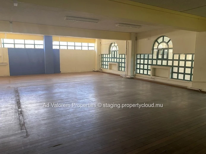Commercial space for sale in the Capital.