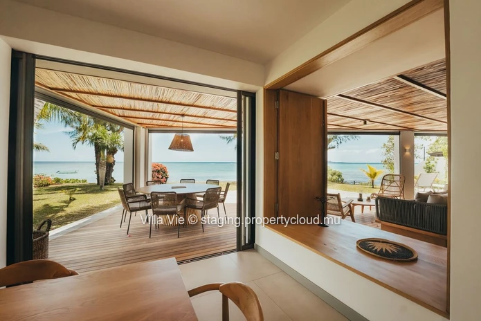 Péreybère - Villa idyllique de 3 chambres en-suite pieds dans l'eau
