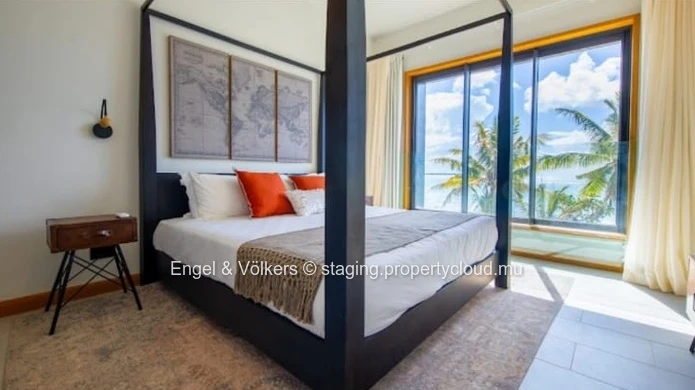 Modern & Convenient Beachfront Apartment