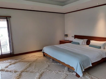 5 Bedroom Villa