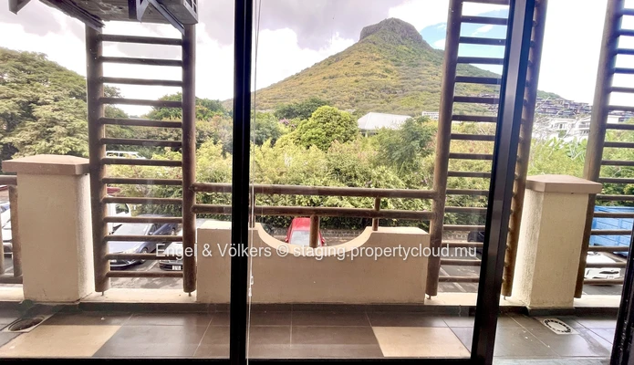 Bright Open-Plan Office with Mountain Views for Rent