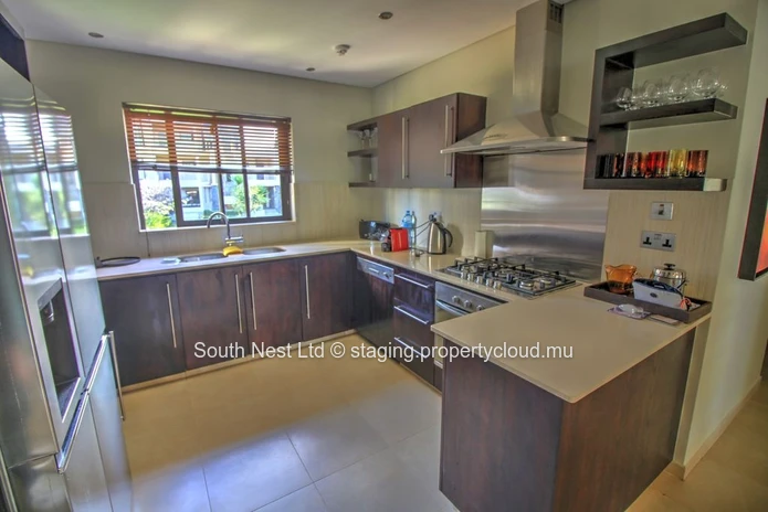 Luxury 3 bedroom apartment in a prestigious estate.