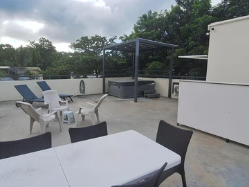 6 Bedroom Apartment
