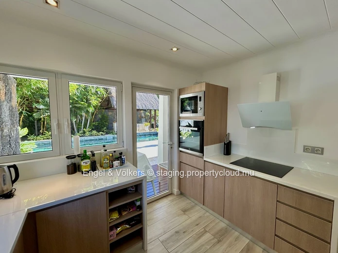 Exceptional Luxury Home for Sale – Secure Residence Near Amenities
