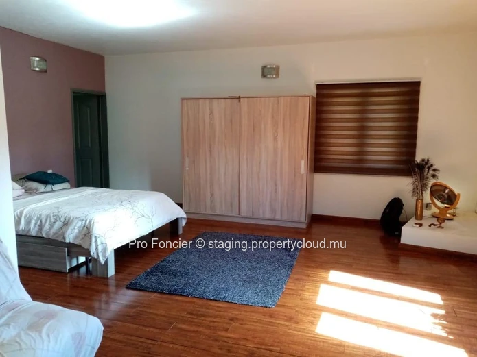Big family or office use house closed to the center of Curepipe 
