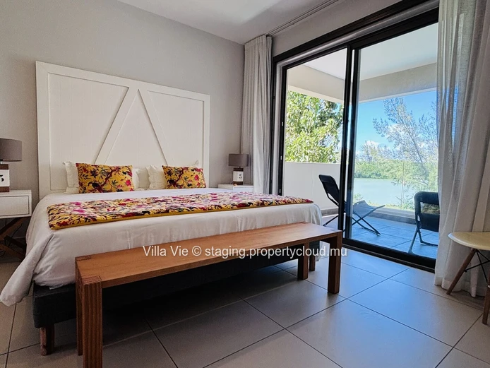 Calodyne - 3-bedroom duplex with a pool by the sea (Sole Mandate)