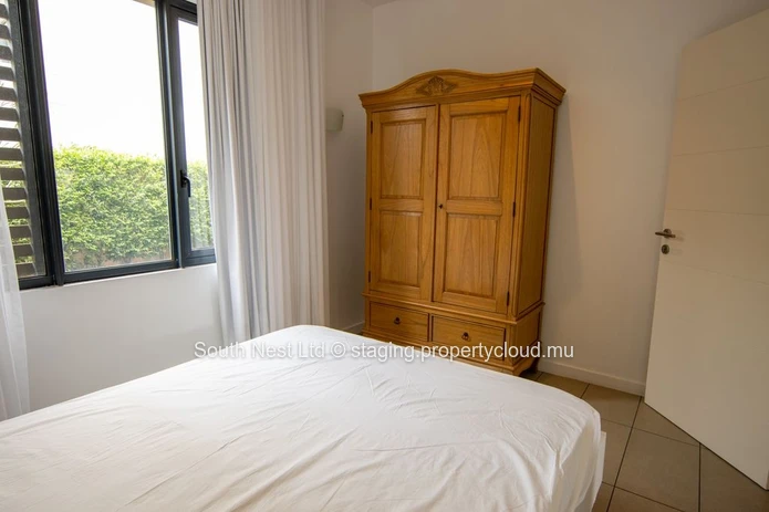 Furnished ground floor apartment with 3 bedrooms and garden 