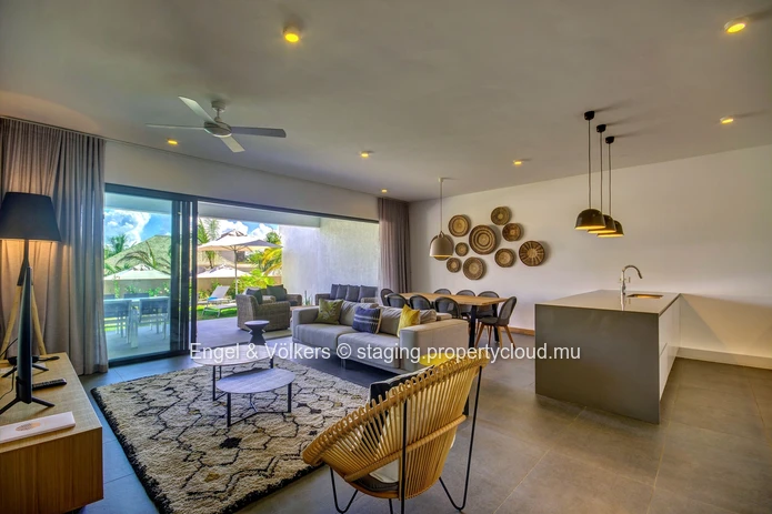Luxury ground floor apartment Near the Beach
