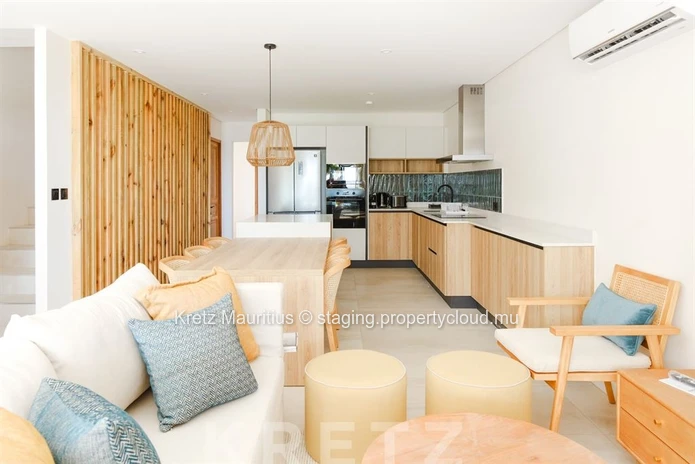 Beachfront Duplex with Panoramic Lagoon Views